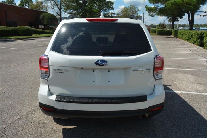 2017 Forester 2.5i image 8