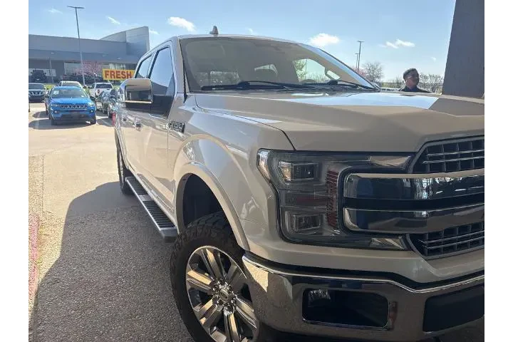 $24046 : Ford F-150 2018 4x4 Lariat 4 image 8