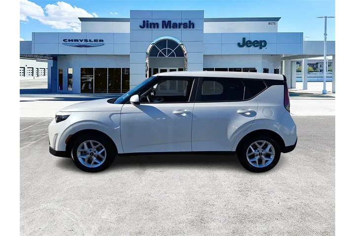$19588 : Kia Soul 2024 LX 4dr Crossov image 3