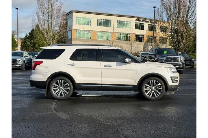 $17900 : Ford Explorer 2017 AWD Plati image 2