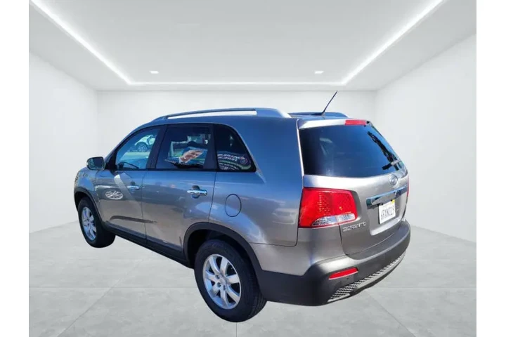 $5950 : 2011 Sorento LX image 5