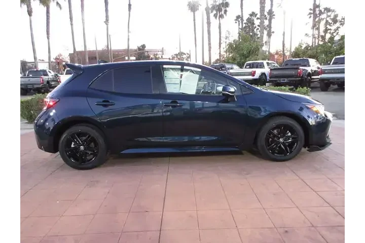 $19545 : Toyota Corolla Hatchback 202 image 5