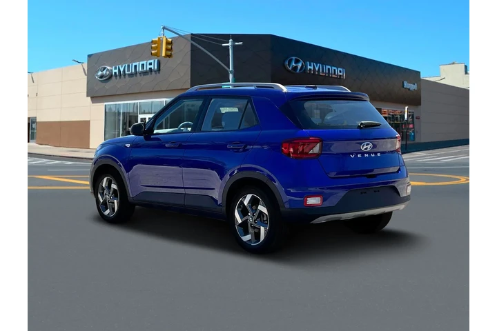 $19998 : Hyundai VENUE 2025 SEL 4dr C image 5