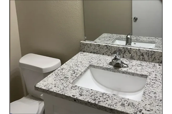 $1300 : Low income single family house image 9