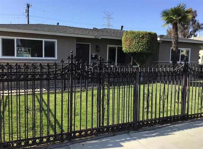 $1800 : 🏠Minutes from LAX✈ & SoFi🏟️ image 1