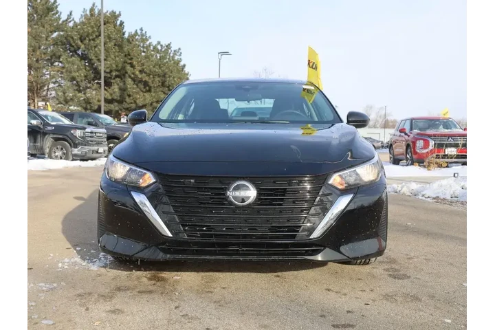 $17977 : Nissan Sentra 2025 SV 4dr Se image 2