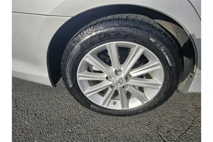 $12300 : Toyota Camry Hybrid 2014 SE image 9