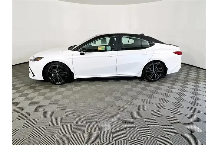 $35900 : Toyota Camry 2025 SE 4dr Sed image 4