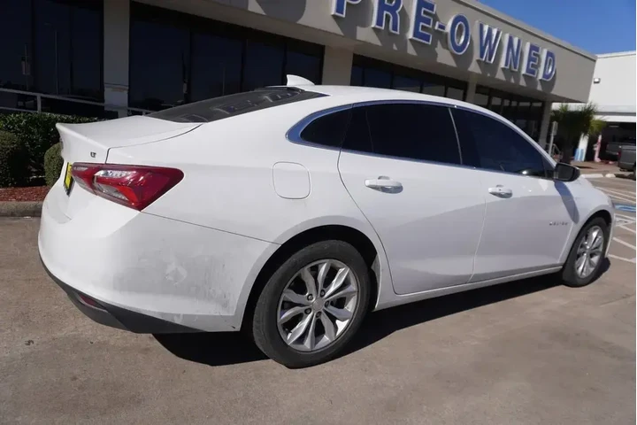 $16888 : Chevrolet Malibu 2022 LT 4dr image 4
