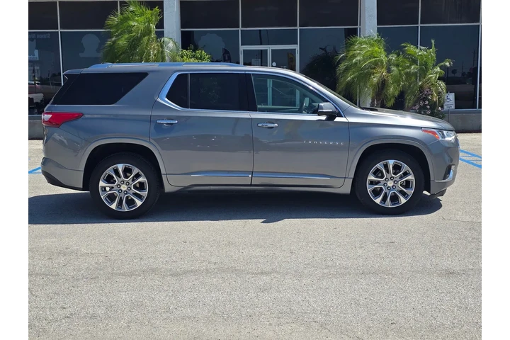 $27998 : 2019 Traverse Premier image 2