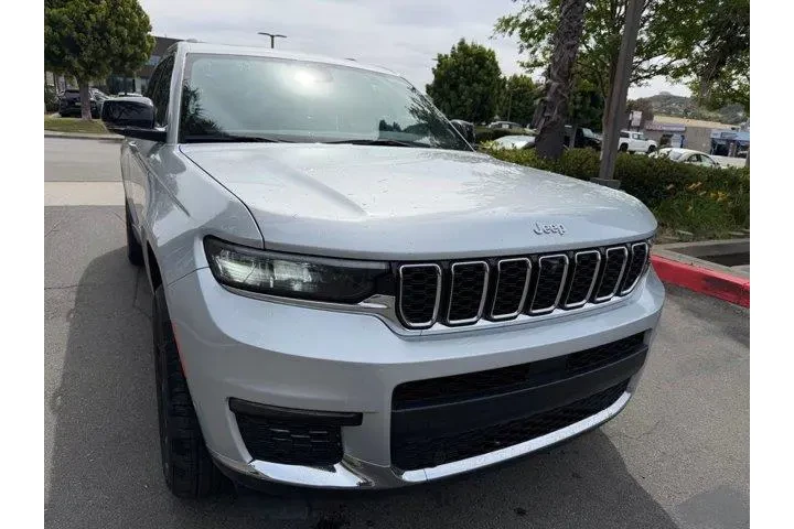 $30498 : Jeep Grand Cherokee L 2024 4 image 2