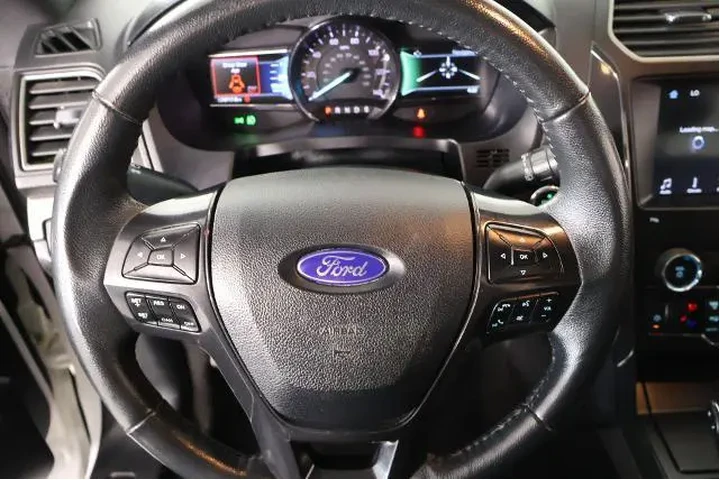 $19776 : Ford Explorer 2019 XLT 4dr S image 3