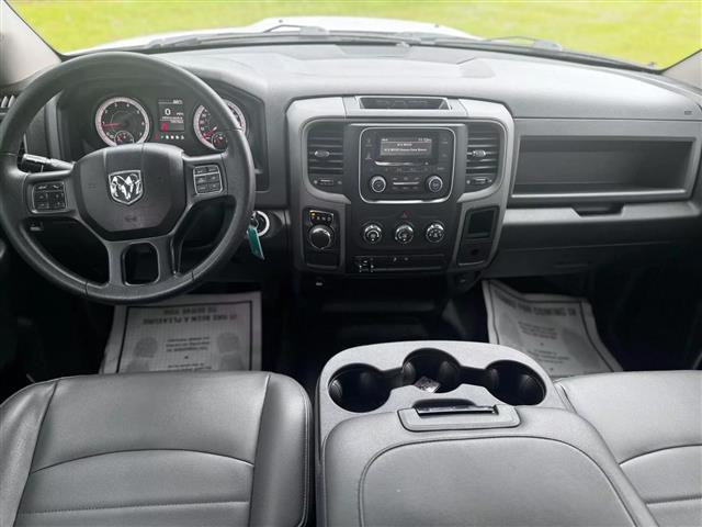 $19900 : 2020 RAM 1500 CLASSIC CREW CAB image 1