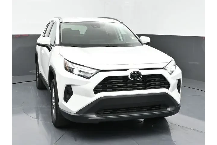 $28595 : Toyota RAV4 2024 XLE 4dr SUV image 3