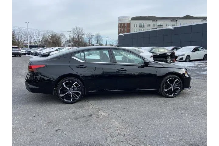 $20300 : Nissan Altima 2025 2.5 SR 4d image 3