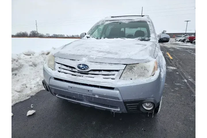 $7702 : Subaru Forester 2013 AWD 2.5 image 2
