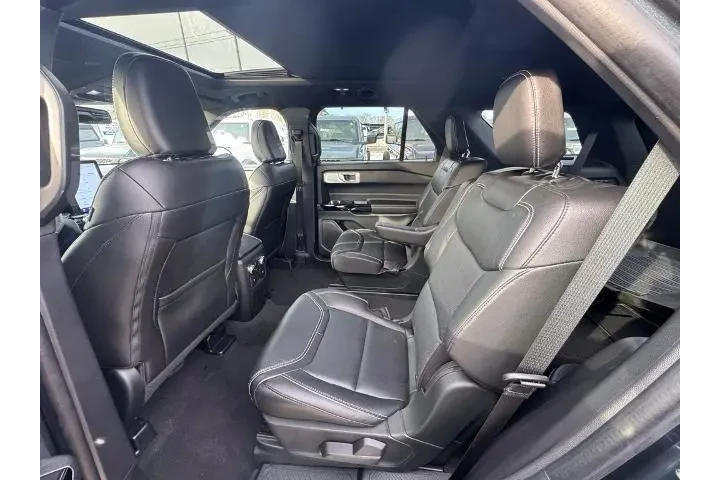 $39900 : Ford Explorer 2022 AWD ST 4d image 8