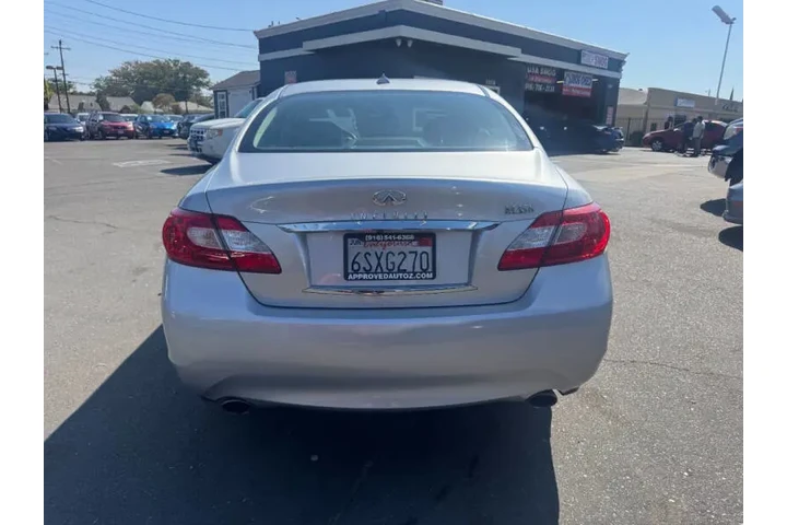 $10998 : 2012 M35h image 7