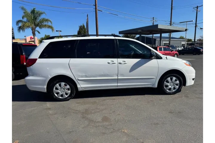 $3998 : 2006 Sienna CE 7 Passenger image 9