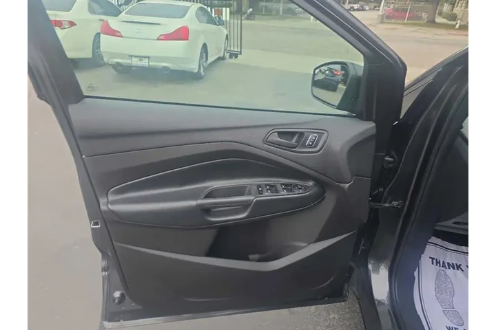 $9999 : 2018 Escape image 9