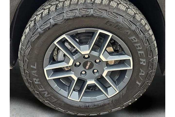 $38995 : GMC Terrain 2026 4x4 AT4 4dr image 9