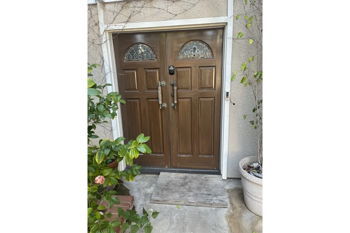 $1200 : Cuarto en renta image 3