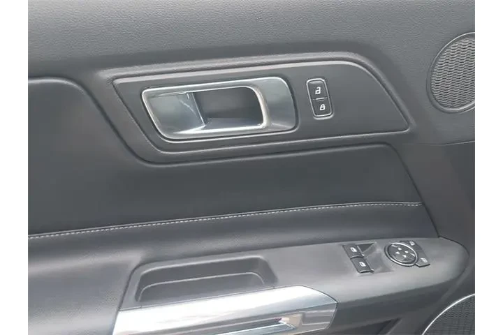 $26445 : Ford Mustang 2022 EcoBoost P image 9