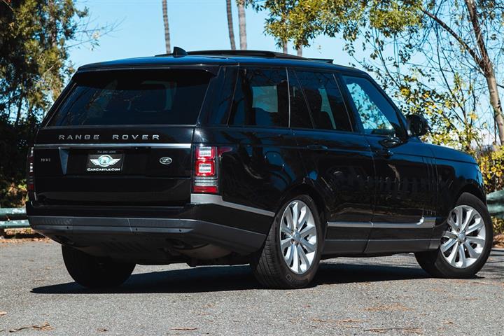 2017 Range Rover HSE image 2