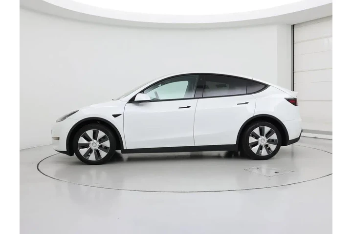 $33998 : Tesla Model Y 2022 AWD Long image 3