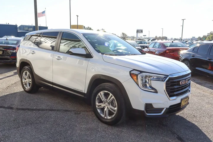 $19388 : 2024 Terrain FWD 4dr SLE image 3