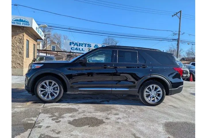 $32997 : Ford Explorer 2023 AWD XLT 4 image 7