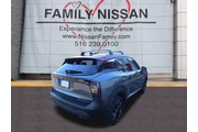 $23879 : Nissan Kicks 2025 AWD SR 4dr thumbnail