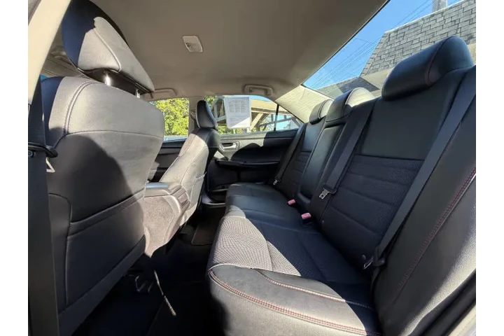 2017 Camry SE image 10