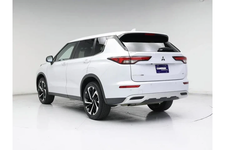 $26998 : Mitsubishi Outlander 2024 SE image 2