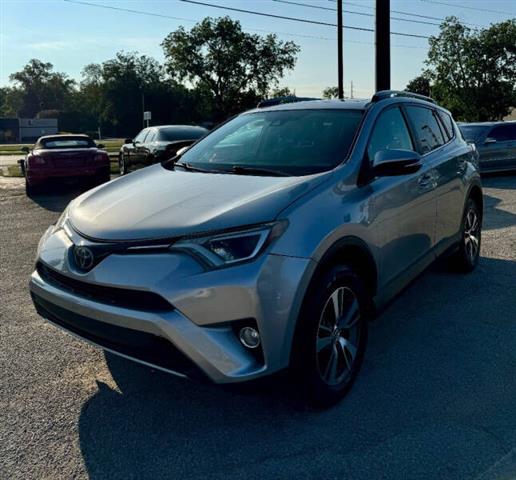 $11900 : 2017 RAV4 XLE image 4