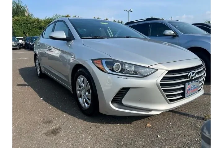 $9358 : Hyundai ELANTRA 2017 SE 4dr image 4