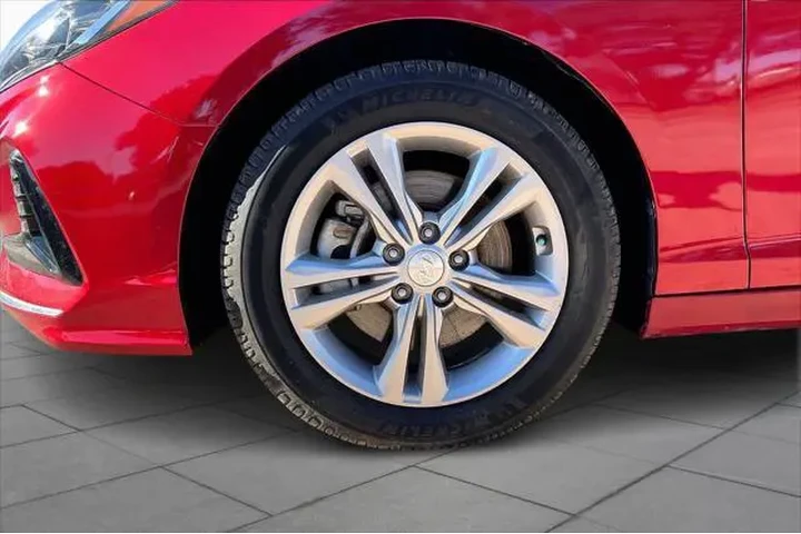 $12872 : Hyundai SONATA 2018 Limited image 8