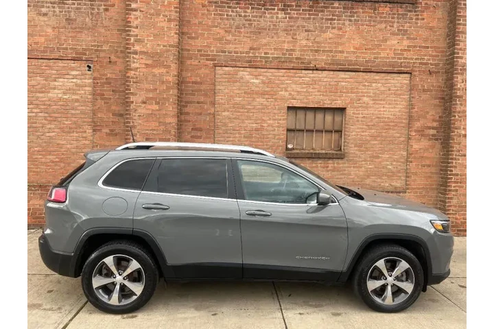 $22000 : 2020 Cherokee Limited image 5