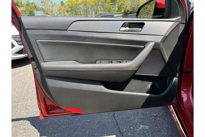 $14999 : Hyundai SONATA 2018 Sport 4d image 8
