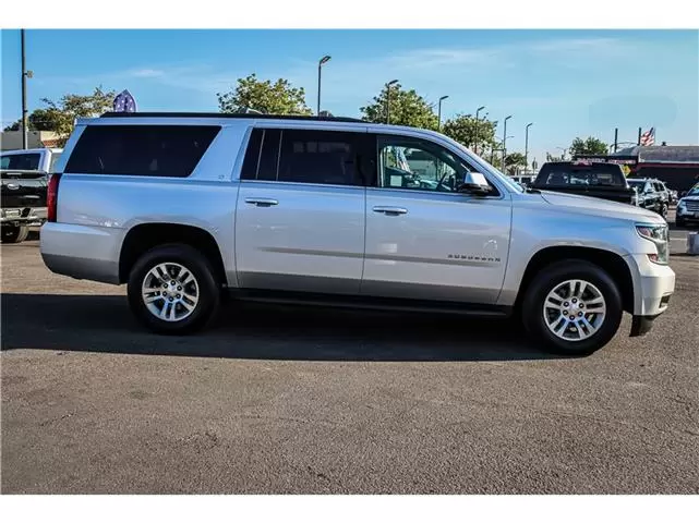 2016 Chevrolet Suburban image 1