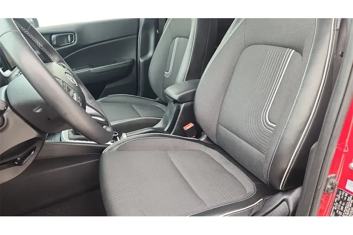 $16153 : Hyundai VENUE 2023 SEL 4dr C image 10