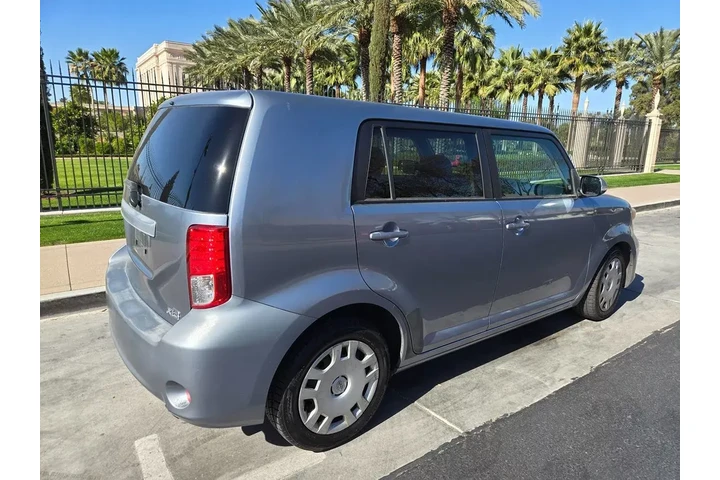 $5950 : 2011 xB image 6