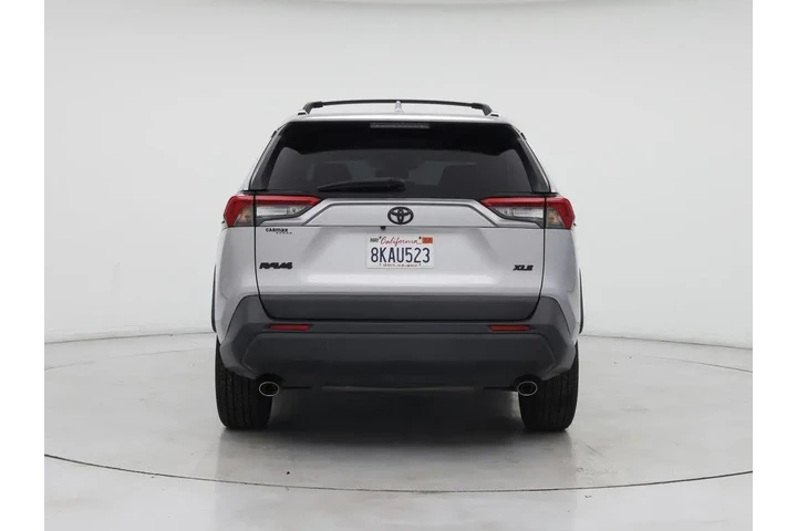 $23998 : Toyota RAV4 2019 XLE Premium image 6