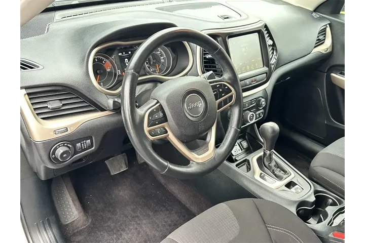 $12500 : Jeep Cherokee 2017 Latitude image 2