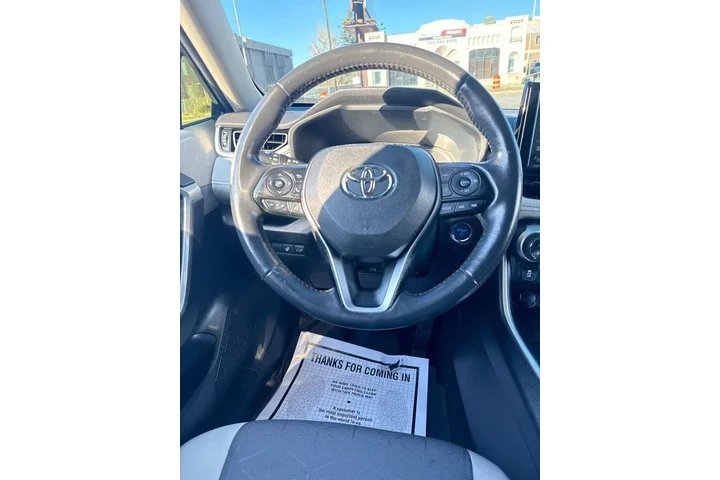 $17495 : 2021 RAV4 Hybrid XLE image 9