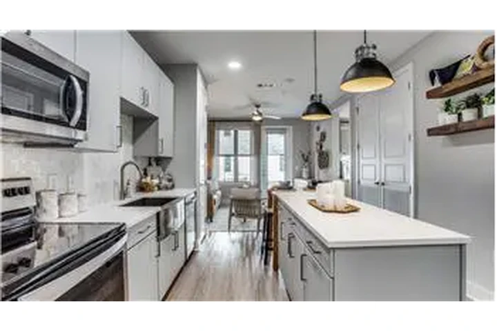 $2785 : Rental property with 3 bedro image 7