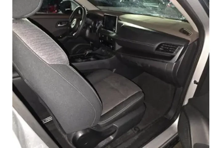 $18988 : Nissan Rogue 2023 SV 4dr Cro image 9