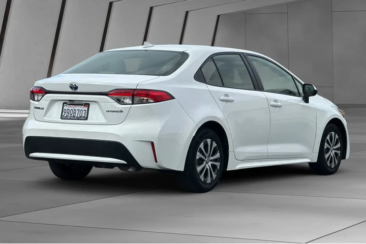 $19000 : Toyota Corolla Hybrid 2022 L image 4