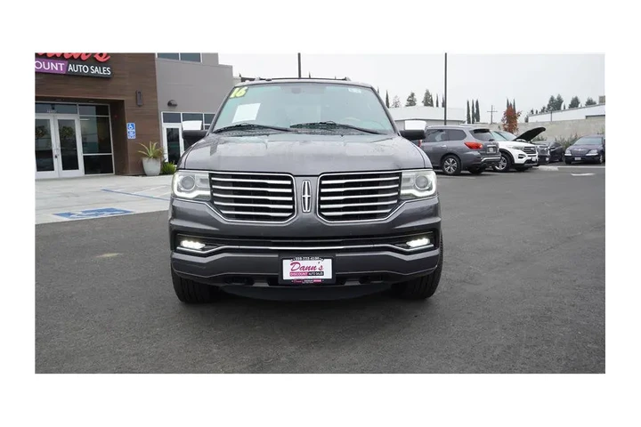 $19920 : 2016 Navigator Select image 3