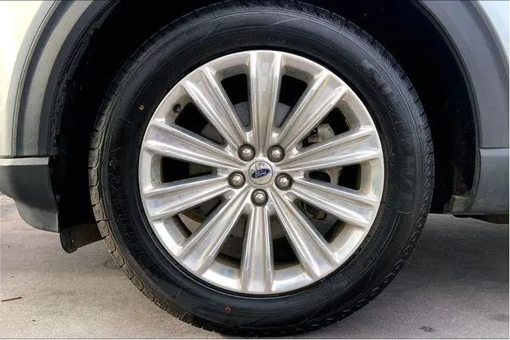 $25985 : Ford Explorer 2020 AWD Limit image 9